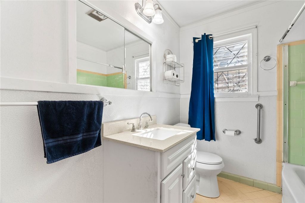 4302 Christie St 1, Corpus Christi, TX 78415 — photo 3