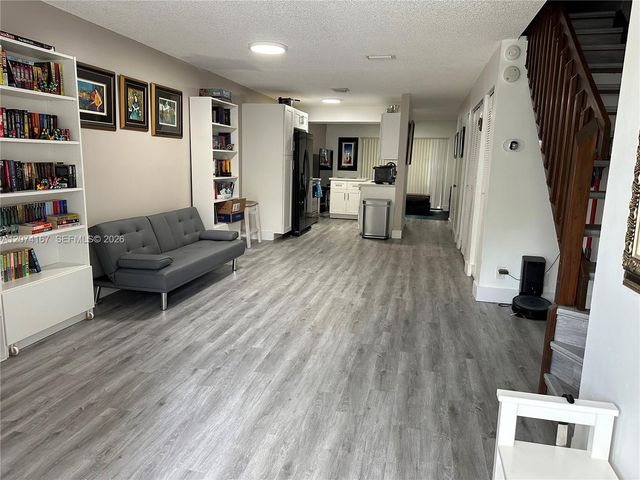 9849 S Riverside Drive 8-26, Coral Springs, FL 33071