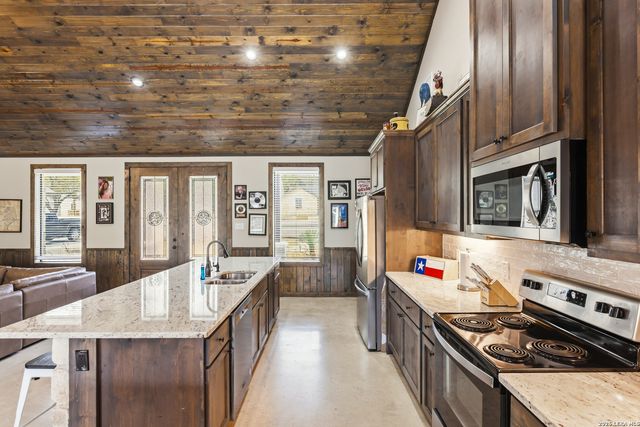 1723 Mountain Valley, Concan, TX 78838