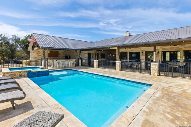 1723 Mountain Valley, Concan, TX 78838