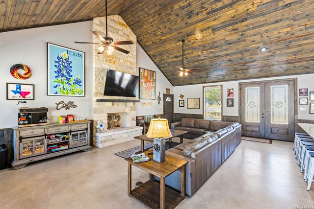 1723 Mountain Valley, Concan, TX 78838