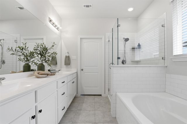 206 Palo Brea LOOP, Hutto, TX 78634