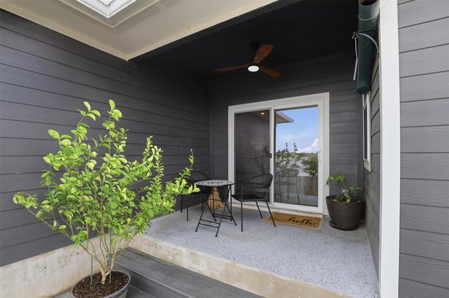 206 Palo Brea LOOP, Hutto, TX 78634