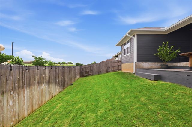 206 Palo Brea LOOP, Hutto, TX 78634