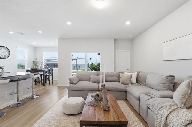 206 Palo Brea LOOP, Hutto, TX 78634