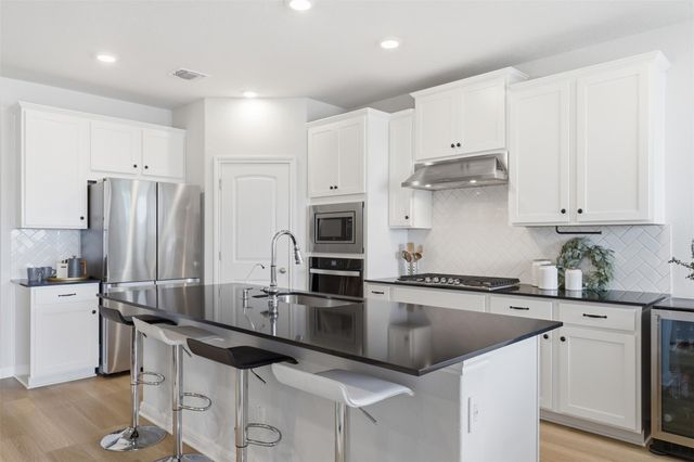 206 Palo Brea LOOP, Hutto, TX 78634