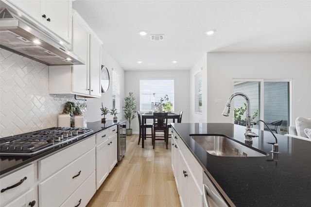 206 Palo Brea LOOP, Hutto, TX 78634