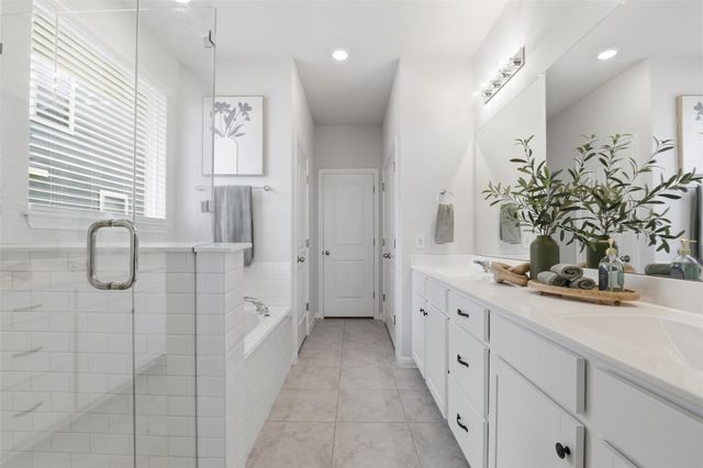 206 Palo Brea LOOP, Hutto, TX 78634