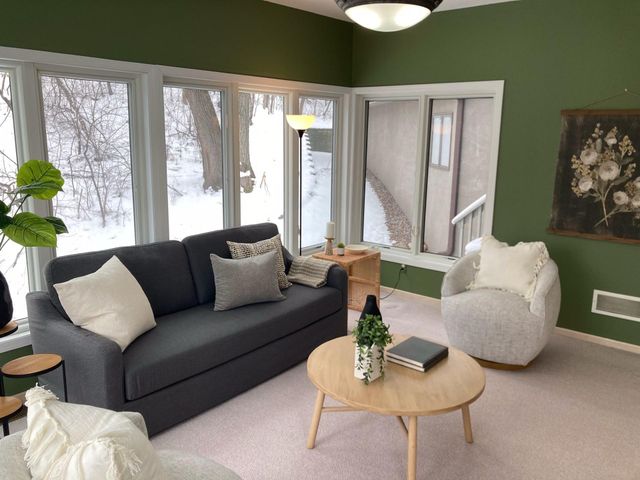 11808 Tapestry Lane, Hopkins, MN 55305