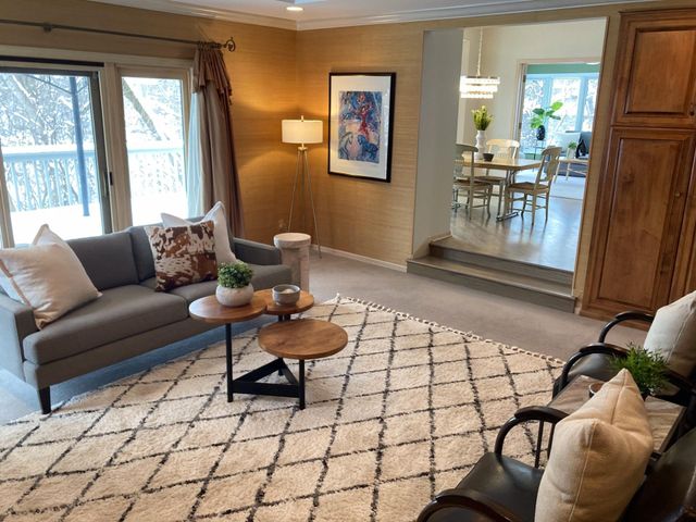 11808 Tapestry Lane, Hopkins, MN 55305