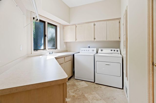 11808 Tapestry Lane, Hopkins, MN 55305