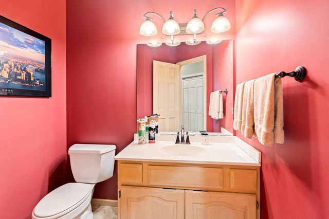 11808 Tapestry Lane, Hopkins, MN 55305