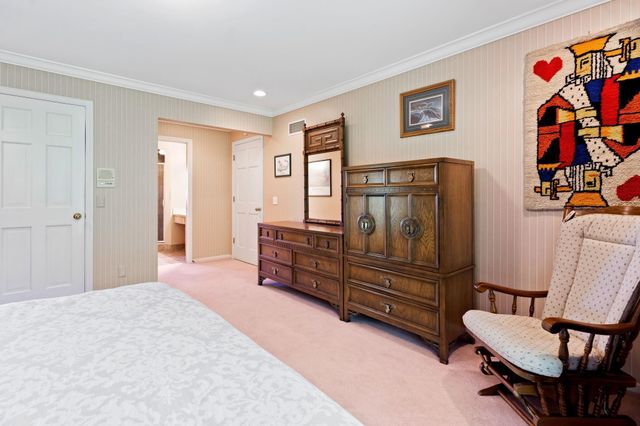 11808 Tapestry Lane, Hopkins, MN 55305