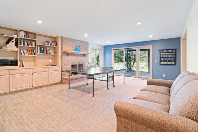 11808 Tapestry Lane, Hopkins, MN 55305