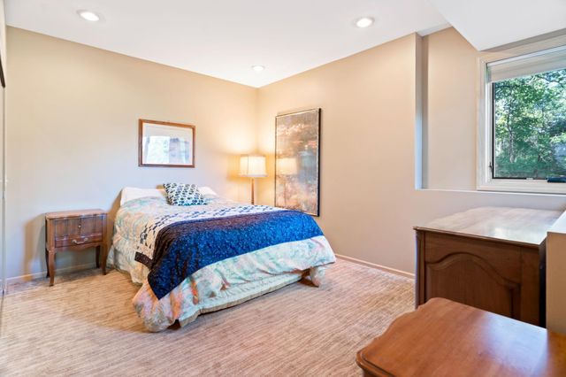 11808 Tapestry Lane, Hopkins, MN 55305