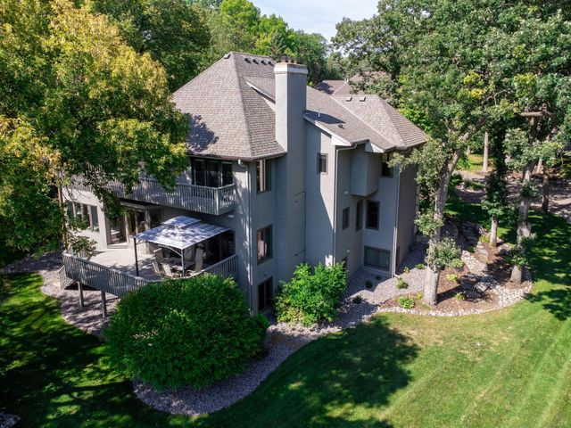 11808 Tapestry Lane, Hopkins, MN 55305