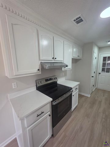 217 Butten Drive, Bonaire, GA 31005