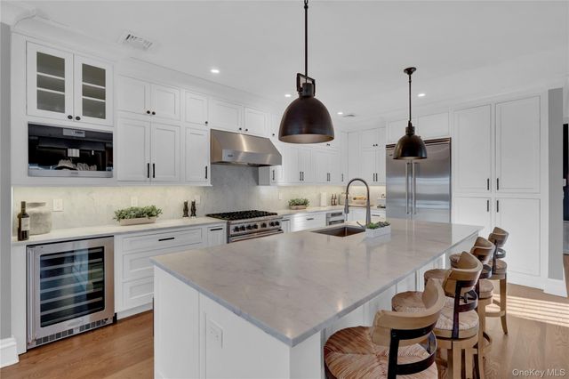 99 Parkside Drive, Point Lookout, NY 11569