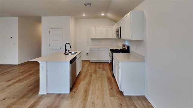 1177 Sunflower Lane, Newcastle, OK 73065