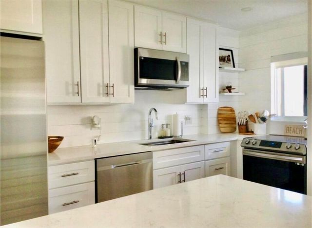 33 S OCEAN Avenue 501, Palm Beach Shores, FL 33404
