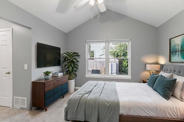 220 W Ashton Drive, Maple Park, IL 60151