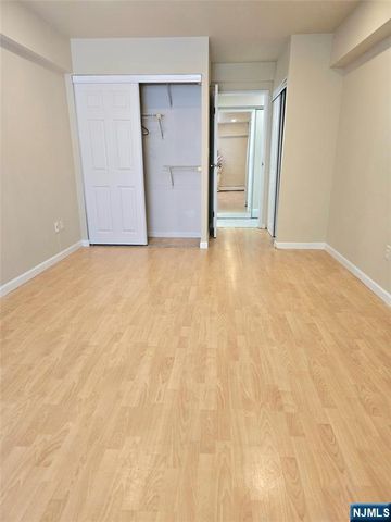 333 Grand Avenue 3M, Palisades Park, NJ 07650