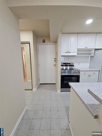 333 Grand Avenue 3M, Palisades Park, NJ 07650
