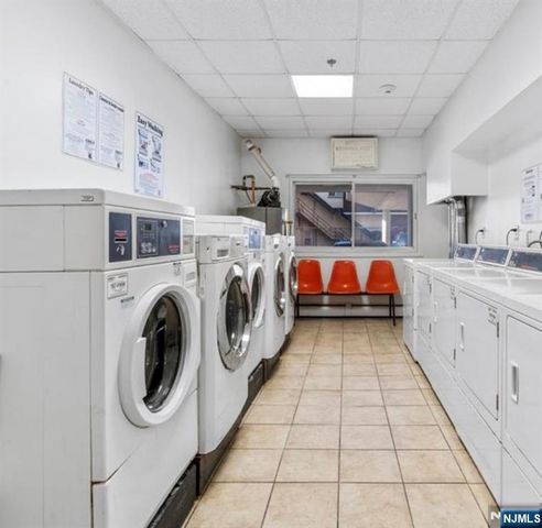 333 Grand Avenue 3M, Palisades Park, NJ 07650