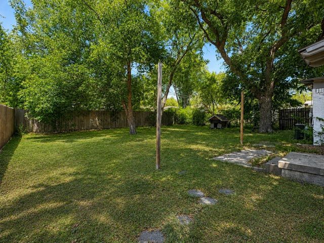 1417 Hillcrest Street, Mesquite, TX 75149