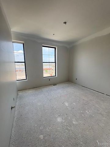 2300 LaSalle 211, St Louis, MO 63104