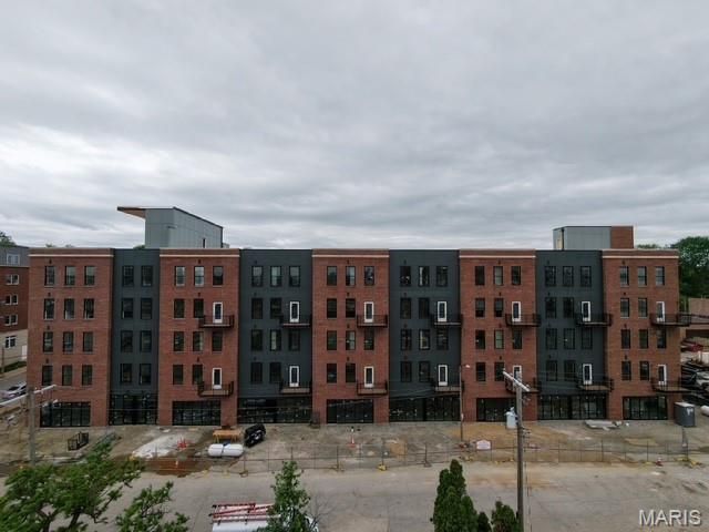 2300 LaSalle 211, St Louis, MO 63104