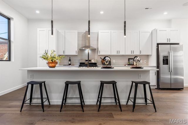 2300 LaSalle 211, St Louis, MO 63104