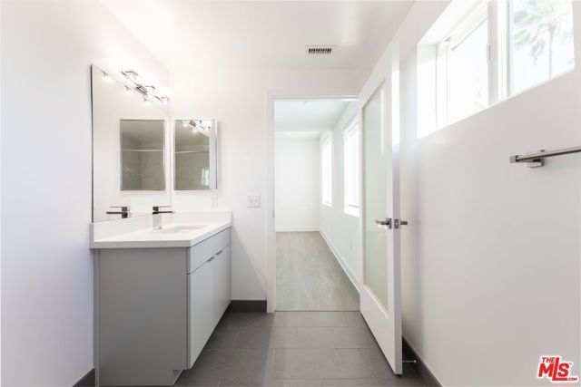 843 Wilcox Avenue 401, Los Angeles, CA 90038