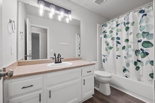 448 Tobin DR, Buda, TX 78610