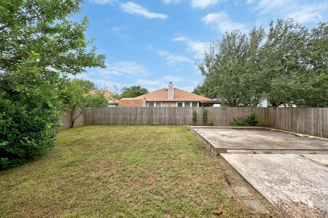 448 Tobin DR, Buda, TX 78610
