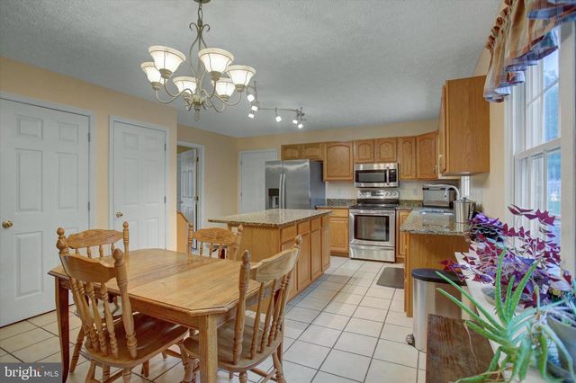 427 BRADLEY LN, Shippensburg, PA 17257