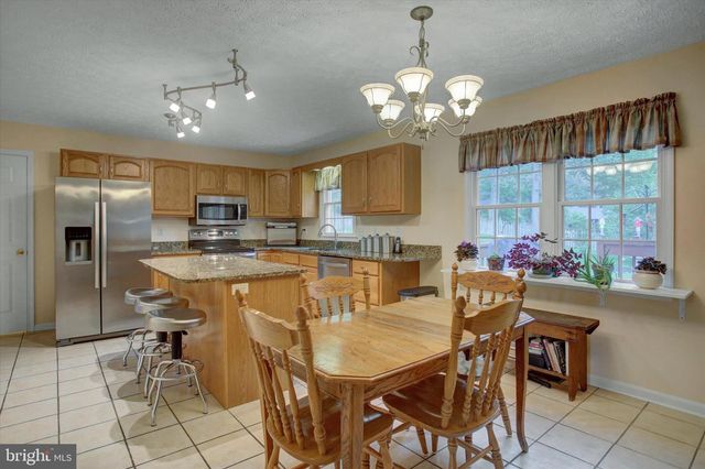 427 BRADLEY LN, Shippensburg, PA 17257