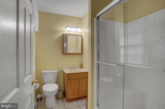 427 BRADLEY LN, Shippensburg, PA 17257