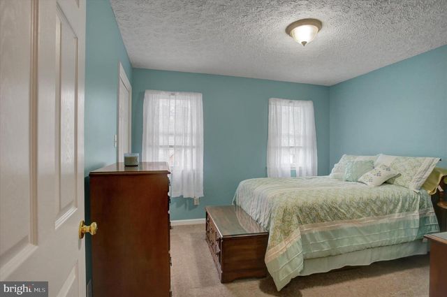 427 BRADLEY LN, Shippensburg, PA 17257