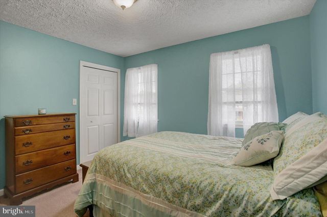 427 BRADLEY LN, Shippensburg, PA 17257