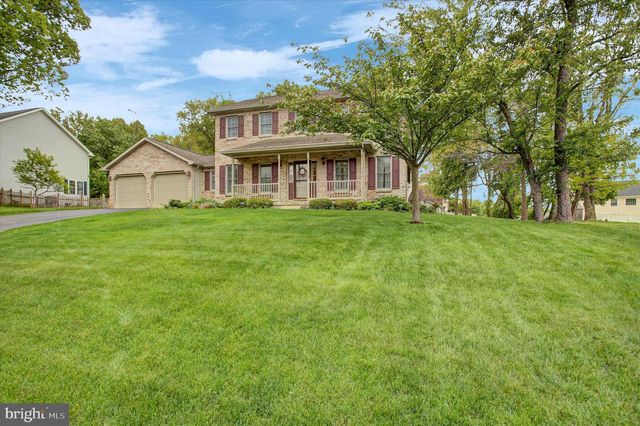 427 BRADLEY LN, Shippensburg, PA 17257