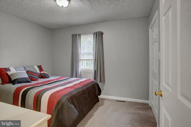 427 BRADLEY LN, Shippensburg, PA 17257
