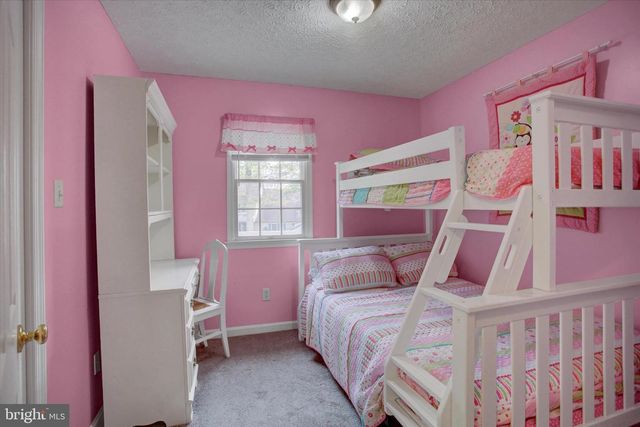 427 BRADLEY LN, Shippensburg, PA 17257