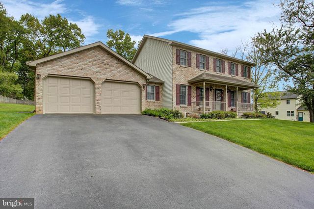 427 BRADLEY LN, Shippensburg, PA 17257