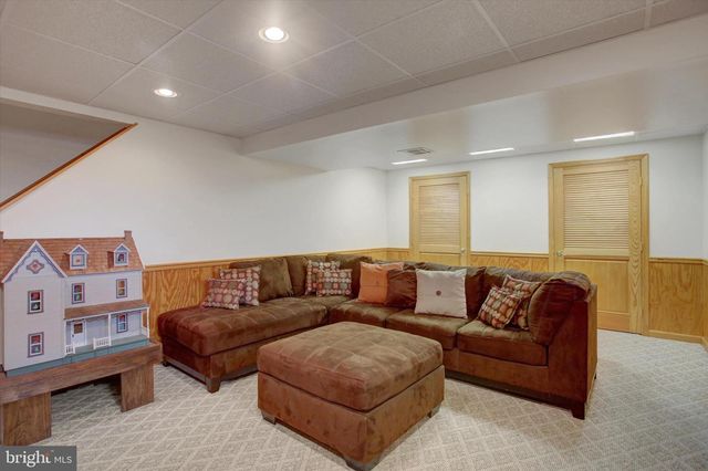 427 BRADLEY LN, Shippensburg, PA 17257