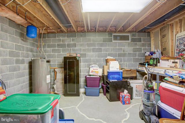 427 BRADLEY LN, Shippensburg, PA 17257