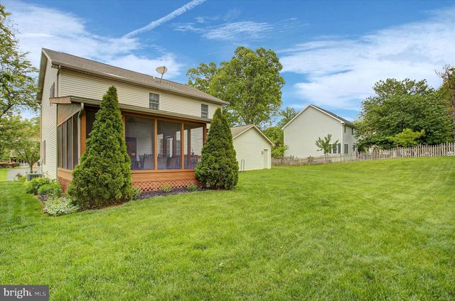 427 BRADLEY LN, Shippensburg, PA 17257