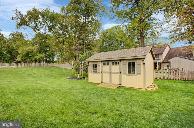 427 BRADLEY LN, Shippensburg, PA 17257