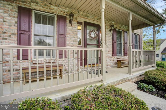427 BRADLEY LN, Shippensburg, PA 17257