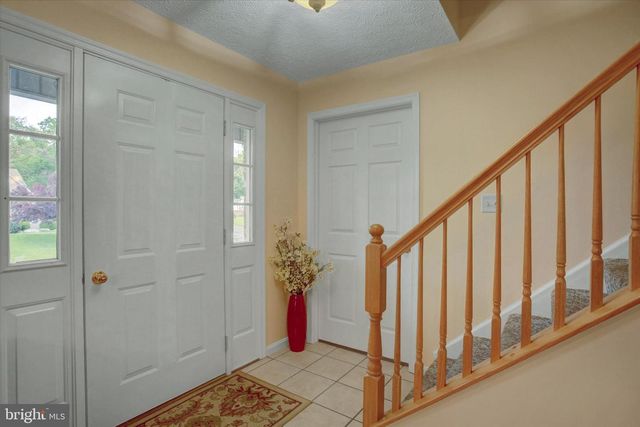 427 BRADLEY LN, Shippensburg, PA 17257